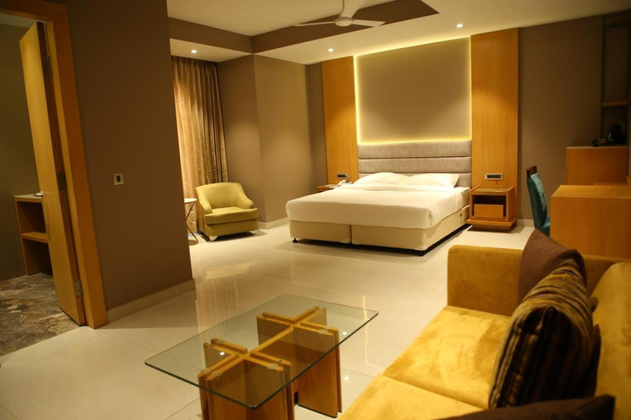 Hotel Rajmahal 모라다바드 외부 사진