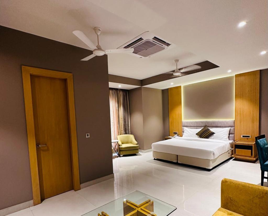 Hotel Rajmahal 모라다바드 외부 사진