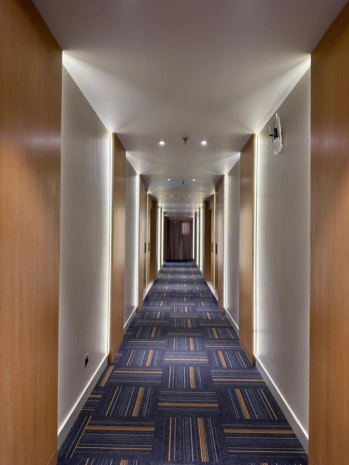 Hotel Rajmahal 모라다바드 외부 사진